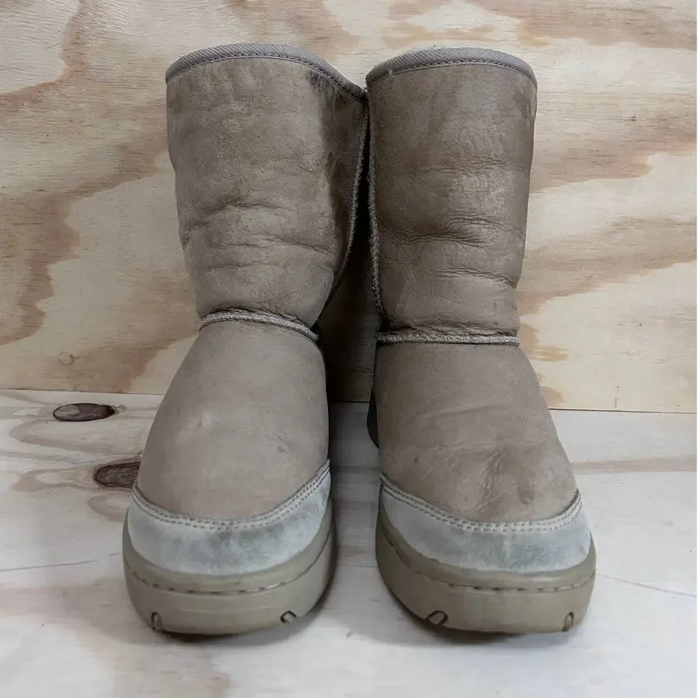 UGG Australia - Ultimate Short - Winter Boots - Tan - Women's - 8 - S/N 5275
